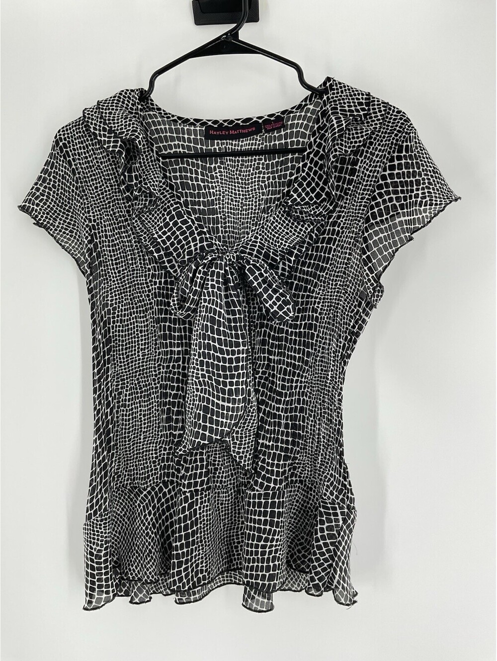 Hayley Matthews Size Large V-Neck Blouse Short Sleeve 038